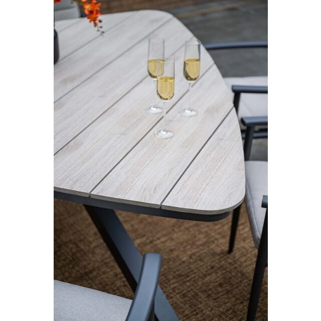 Garden Impressions Edison triangel tuintafel - 170 cm - light teak Vironwood