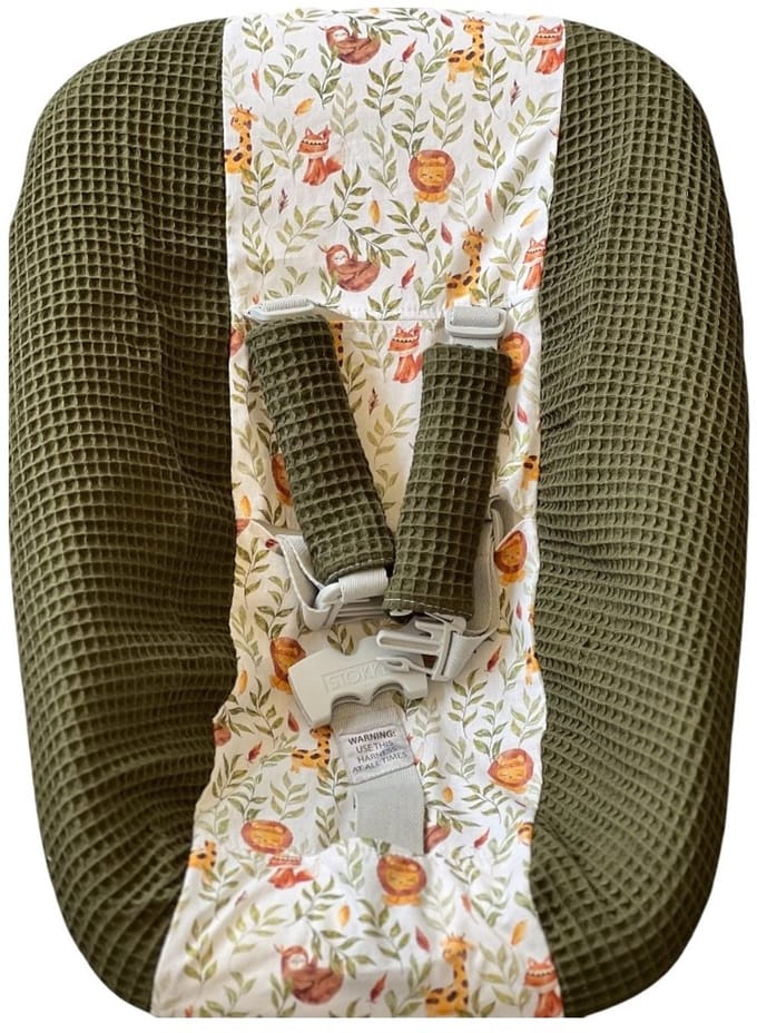 Stokke newborn hoes legergroen jungle diertjes