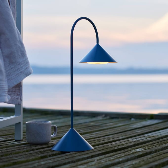 FRANDSEN LED-tafellamp Grasp, petrol, 47 cm, metaal