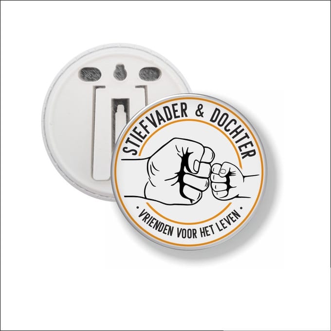 Button Met Clip 58 MM - Stiefvader & Dochter