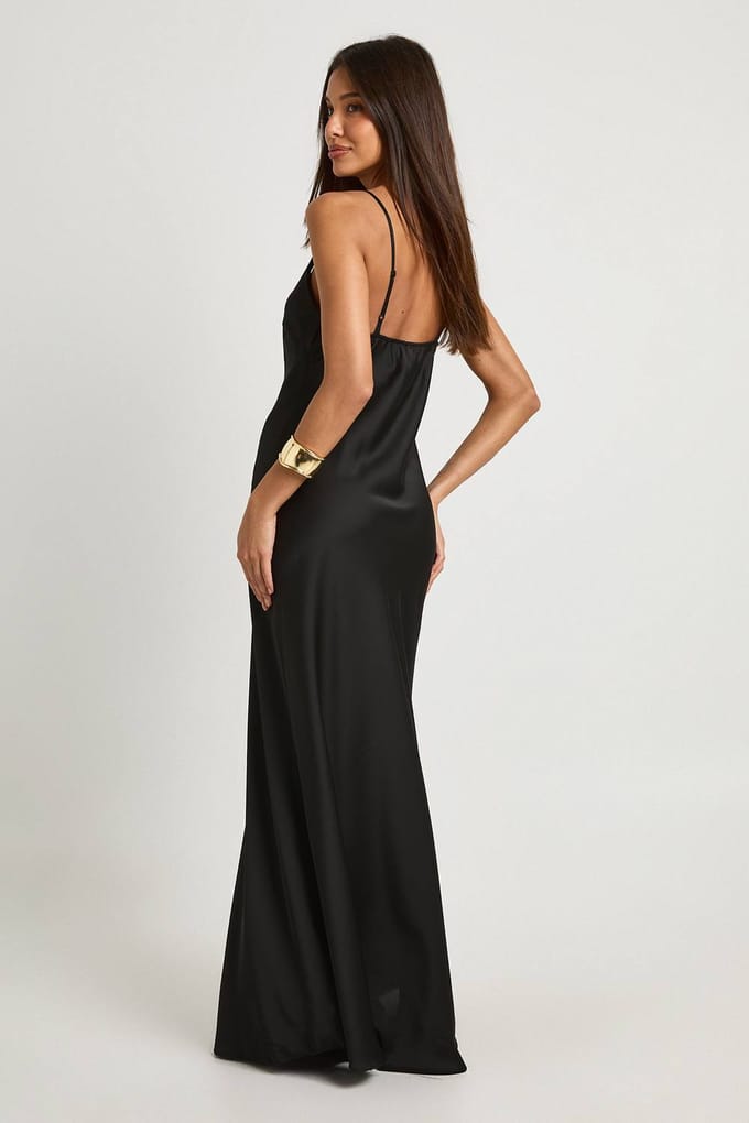 boohoo Dames V-hals satijn maxi slipjurk | Zwart | Maat: 36