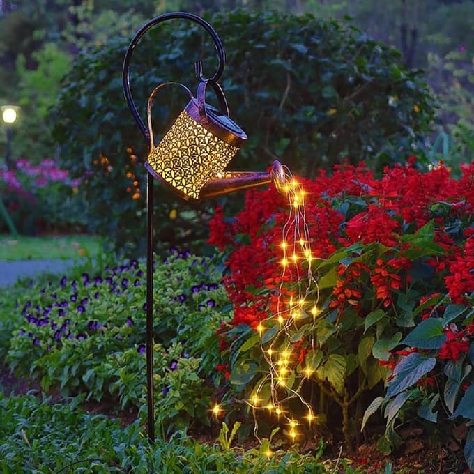 Gieter met Solar Lights - Tuindecoratie met Zonne-energie