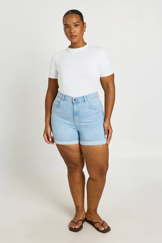 boohoo Dames Plus Hoge Taille Billen Liftende Denim Short | Gebleekt | Maat: 56