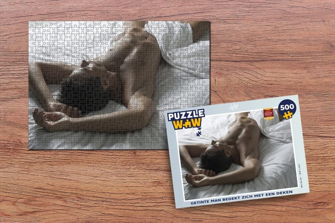 Puzzel Getinte man bedekt zich met een deken - Legpuzzel - Puzzel 500 stukjes