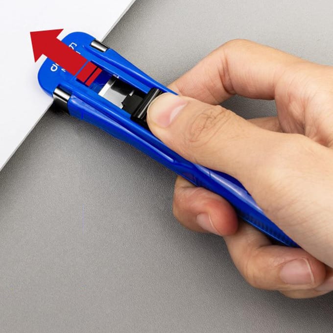 Distributeur de clips en papier à main multifonctionnel à forte adhérence de type coquille avec 8 clips de recharge pour étudiants