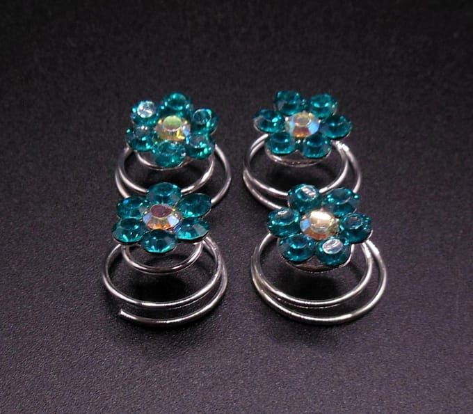 Curlies turquoise bloem 6 blad met strass