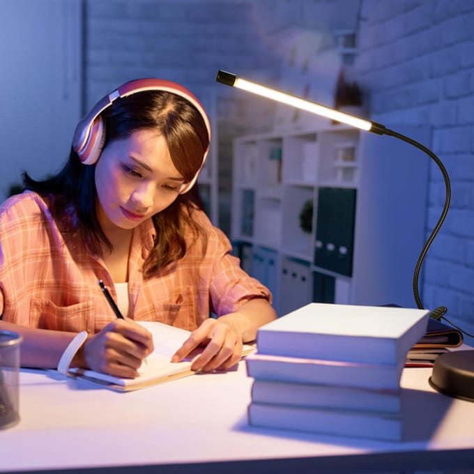 LED's Clip-on bureaulamp Dimbare leeslamp 3 verlichtingsmodi en 10 helderheidsniveaus Flexibel zwart