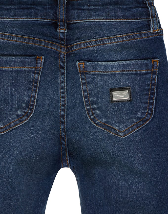 Slim Fit Statement