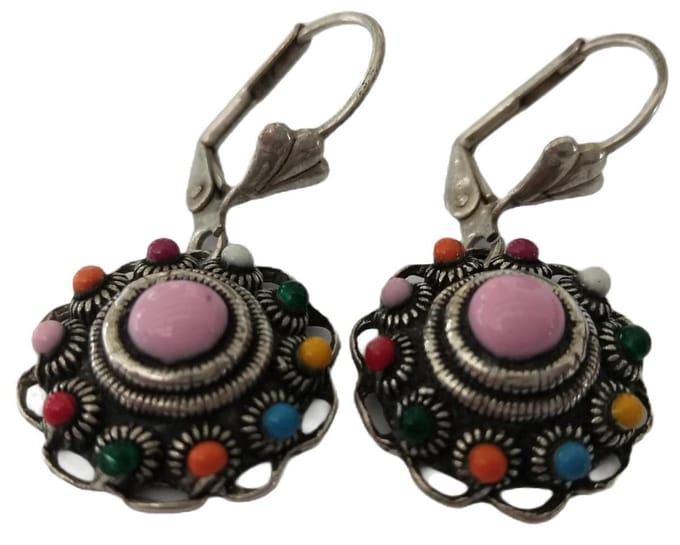 Oorbellen zeeuwse knop fijn roze en kleur