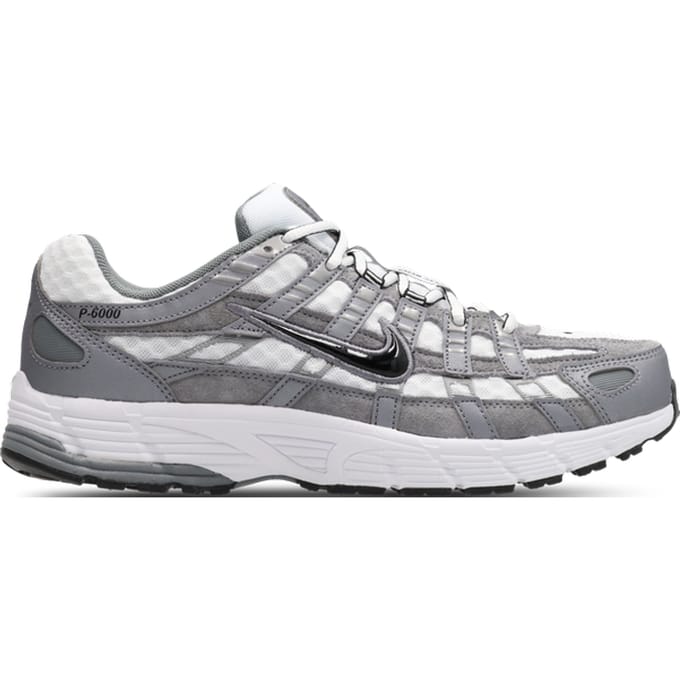 Nike P-6000 White Metallic Cool Grey Black - Sneakers - Unisex - Maat 43 - Zwart/Wit/Grijs