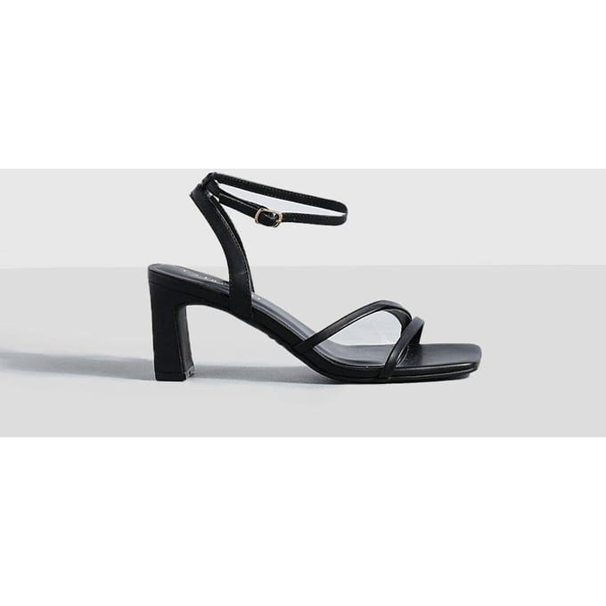 boohoo Dames Basic Low 2 Part Heels | Black | Maat: 3