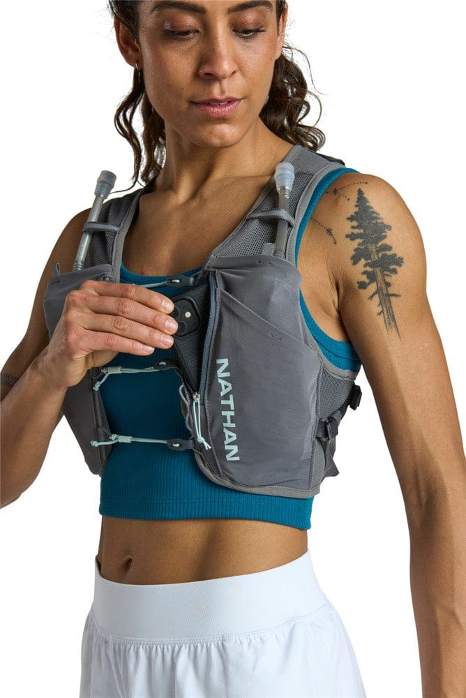 Nathan Pinnacle Breeze 4 Liter Hardlooprugzak Dames - Antraciet | Maat: L/XL