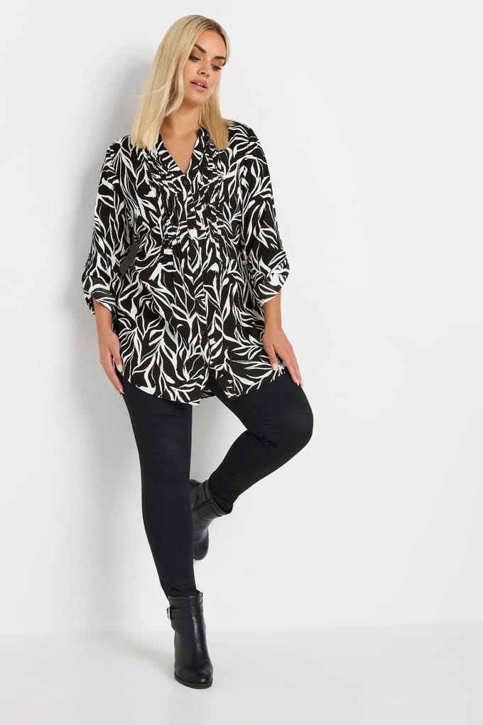 Yours Blouse Met Bladerprint En Pailletten In Zwart/Wit Size 66-68