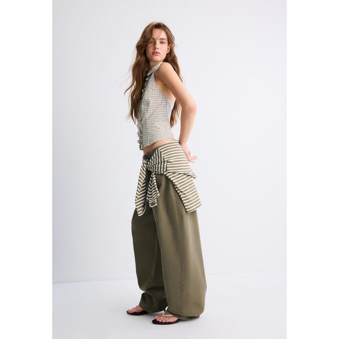 Stradivarius Barrel-jeans met verstelbaar detail  Kaki 36
