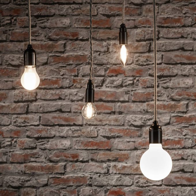 Filament 230 V LED-kogellamp E27 2x470lm 2x5W 2700K Helder