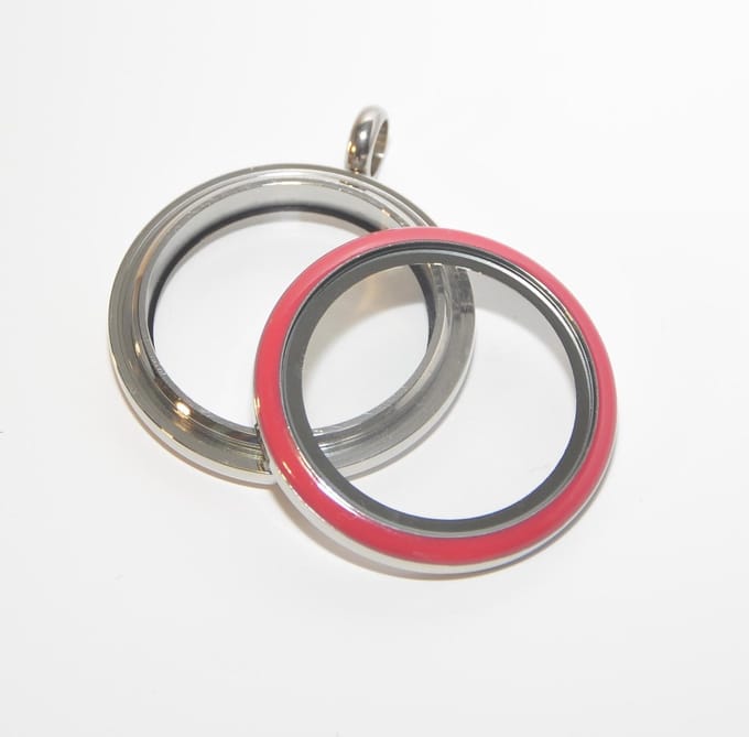Floating locket met rode Emaille rand