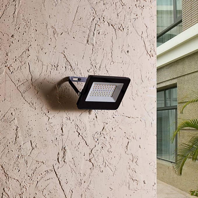 Prios Liezel LED-buitenspot 30W RGBW Tuya