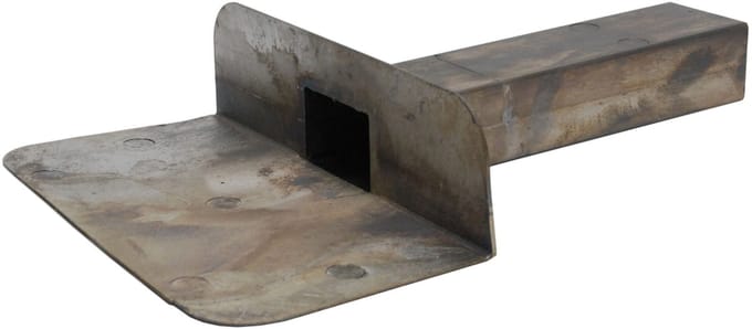 Loden gegoten kiezelbak met uitloop 90° 60x100mm lengte 450mm