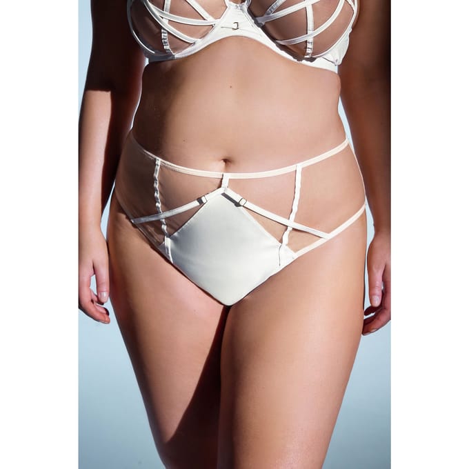 Playful Promises Witte Romana Illusion Strap High Waisted Mesh Slip Size 46