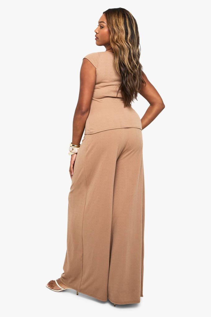 boohoo Dames Plus Ripple Rib Trekkoordbroek | Mokka | Maat: 48