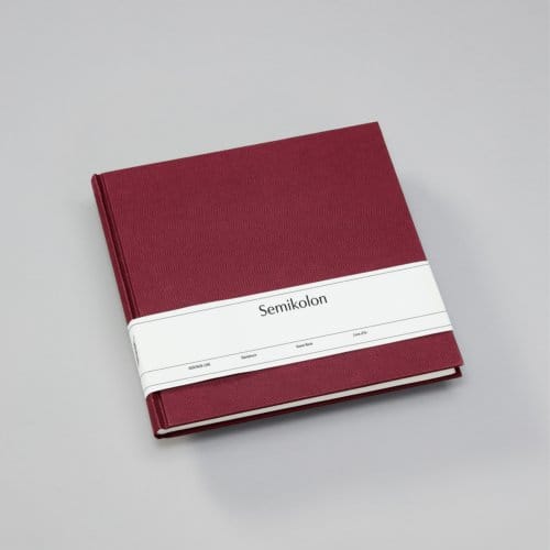 Semikolon gastenboek, formaat 25 x 23 cm., kleur bordeaux