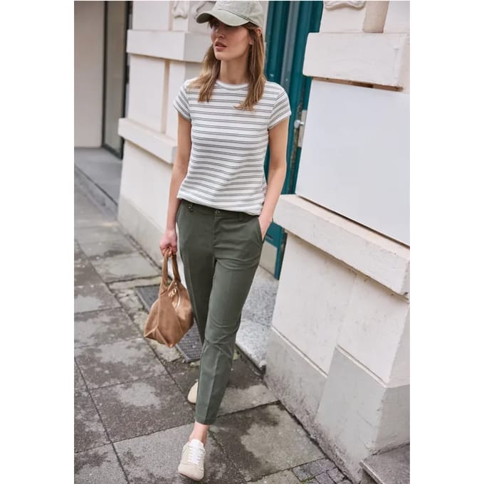 Mid Waist Slim Legs chino's in een casual fit