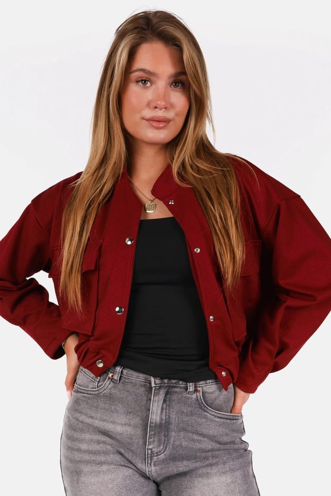 Getdrezzed Jasje - Maat: L/XL - Cropped bomberjack met drukknopen bordeaux