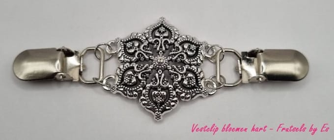 Frutsels by Es - vestclip - bloemen - hart -zilverkleur