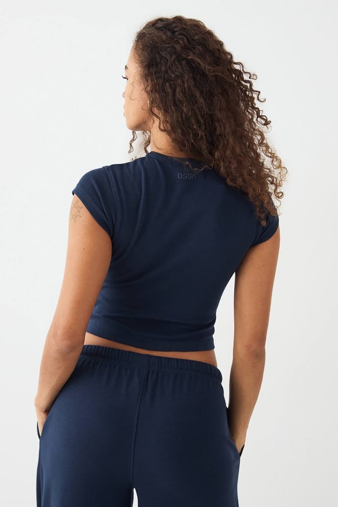 Dames DSGN Studio Geborduurd Korte Mouwen Top | Navy | Maat: 2XL