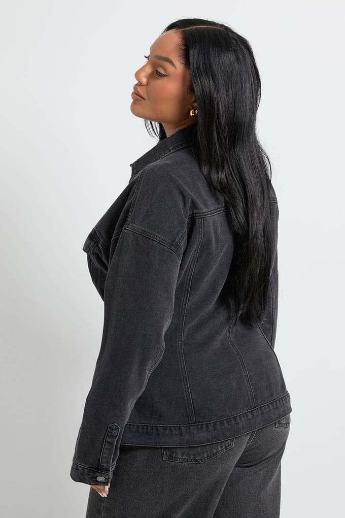 boohoo Dames Plus Getailleerde Denim Jas | Washed Black | Maat: 28