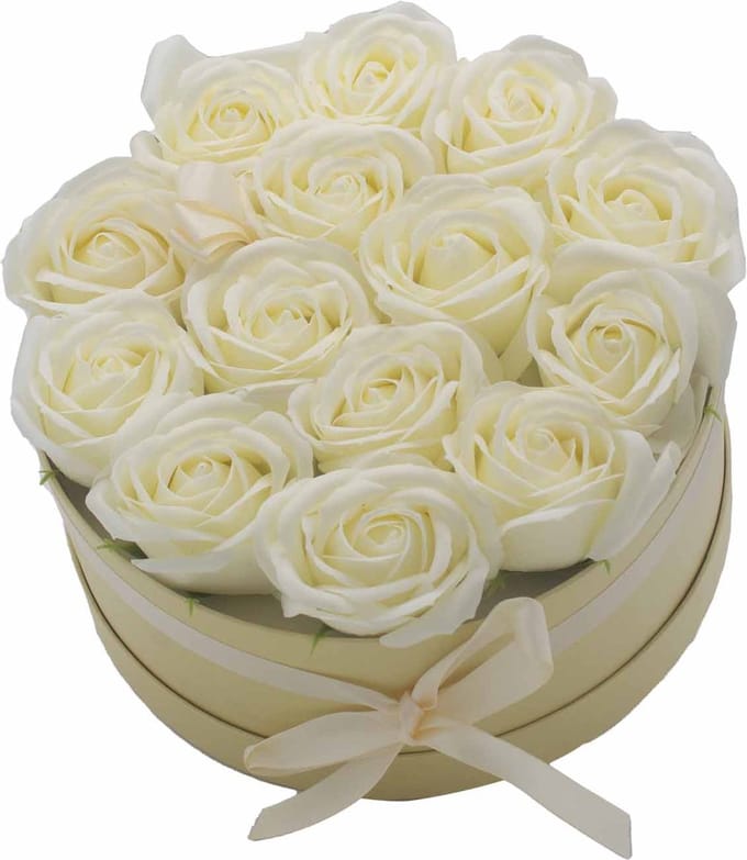 Zeep Bloemen Geschenkset - 14 Crème Rozen - Rond - 23x23x15cm