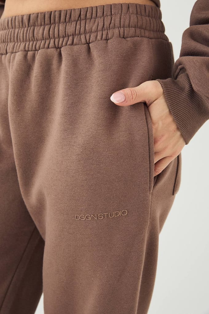 Dames DSGN Studio Rechte Pijp Jogger | Mokka | Maat: Small