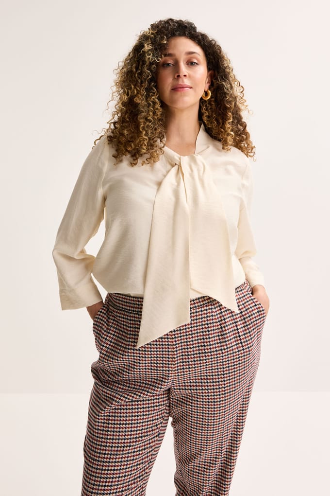 Wijde Blouse Met Strik