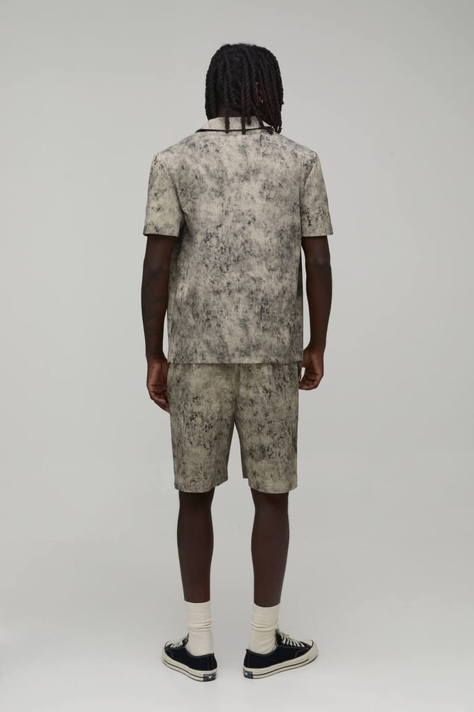 Relaxed Camo Bleach Wash Textured Fit Shorts | Taupe | Size Small