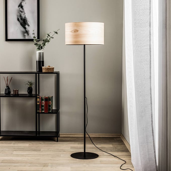 Envostar Veneer vloerlamp van kernhout van essenhout