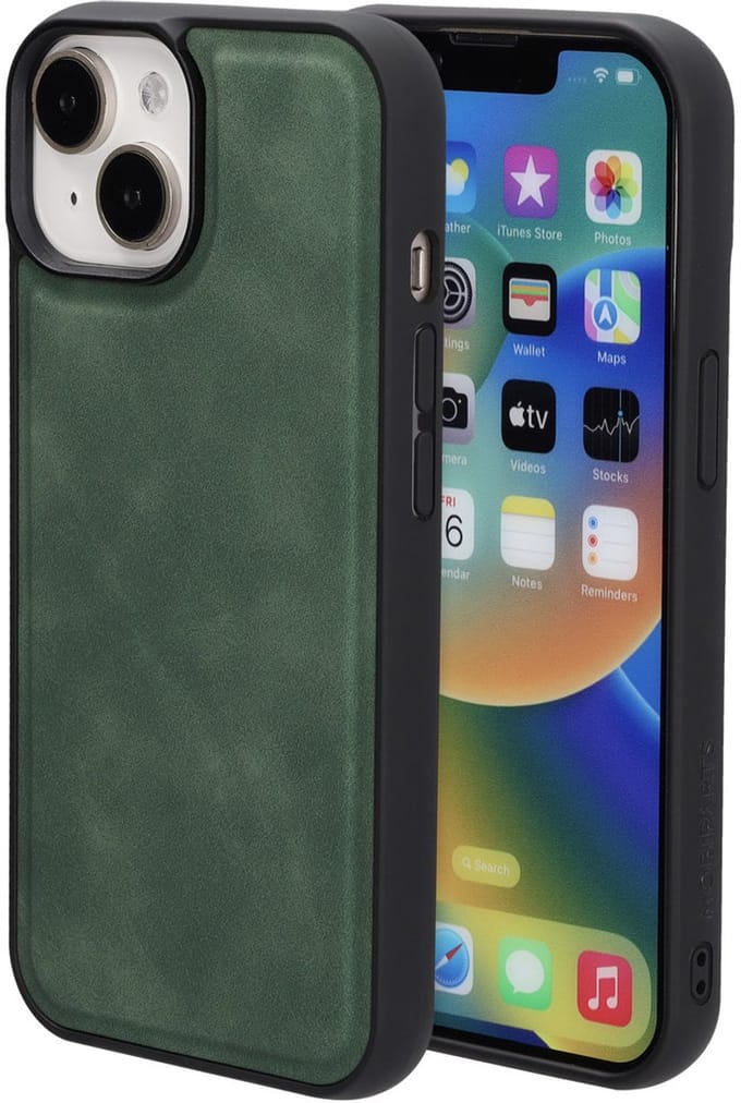Mobiparts Classic Backcover geschikt voor Apple iPhone 15/14/13 Emerald - Groen - MagSafe