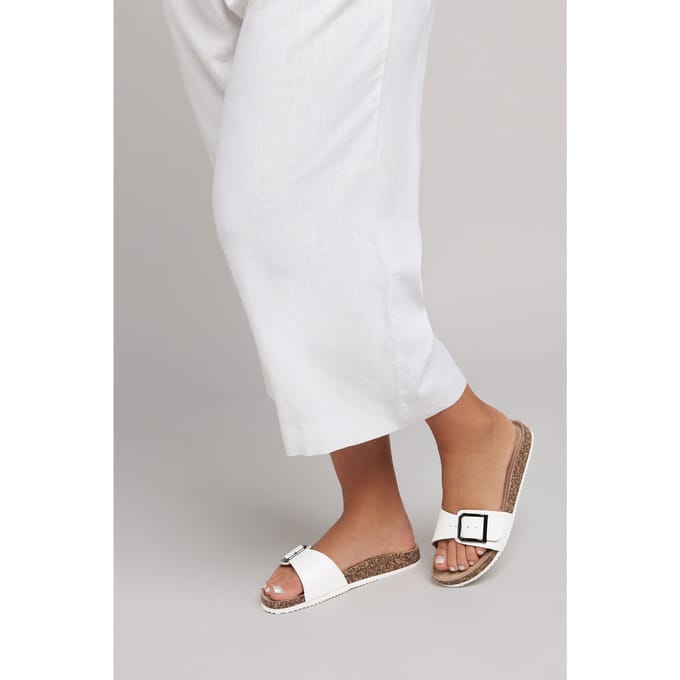 Yours Instapsandalen Met Gespband In Een Extra Brede Pasvorm In Wit Imitatieleersize 40EEE