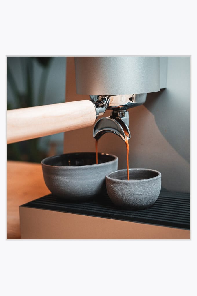 MURA MURA Ceramics KUMO Espressokopje | Zwart | 60 ml | Handgemaakt Steengoed Design | Minimalistische Kwaliteit voor Intense Koffie Genot