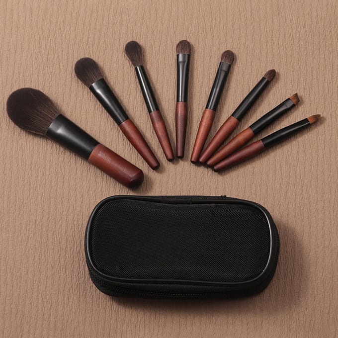 8-delige mini-make-upborstelset Draagbare kleine set borstels Beginnerspoeder Oogschaduwborstels bruin