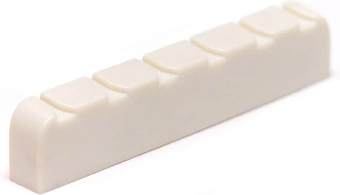 Graph Tech PQ-6200-00 slotted klassieke gitaar kam van TUSQ