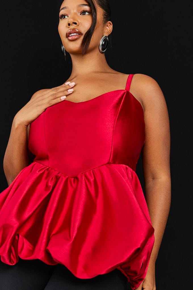 boohoo Dames Plus vierkante hals puffball top | Red | Maat: 16