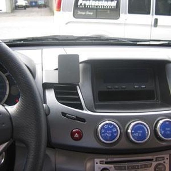Brodit center mount v. Mitsubishi L200 06-