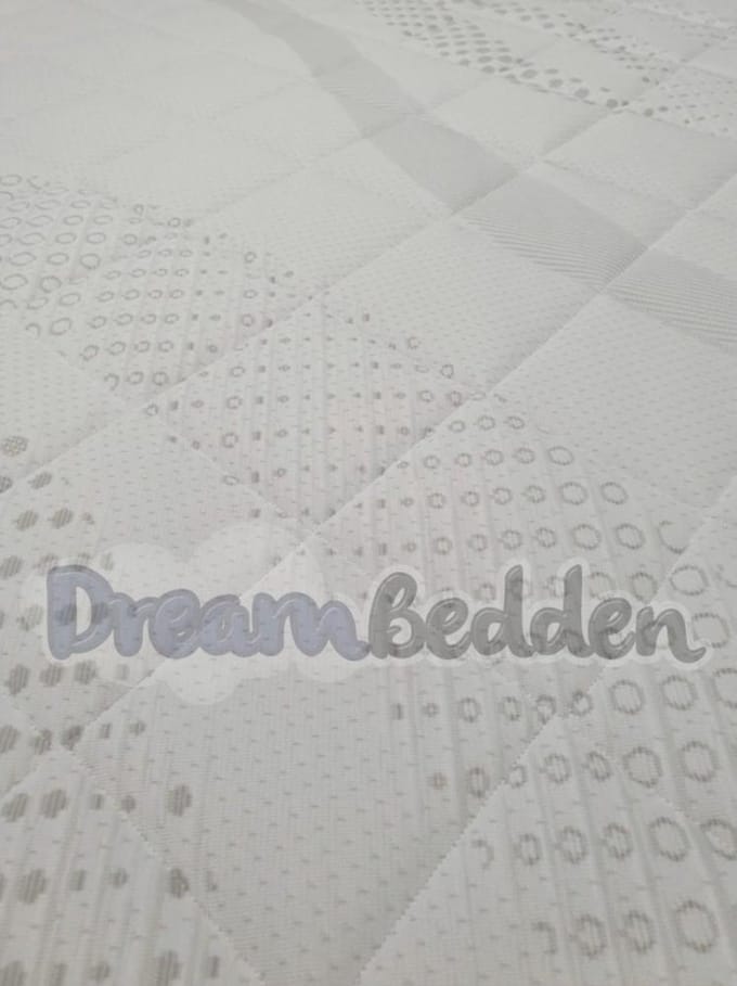 Splittopper 200x200 Hybride Schuim ca. 10cm dik met Cooltouch hoes. Medium
