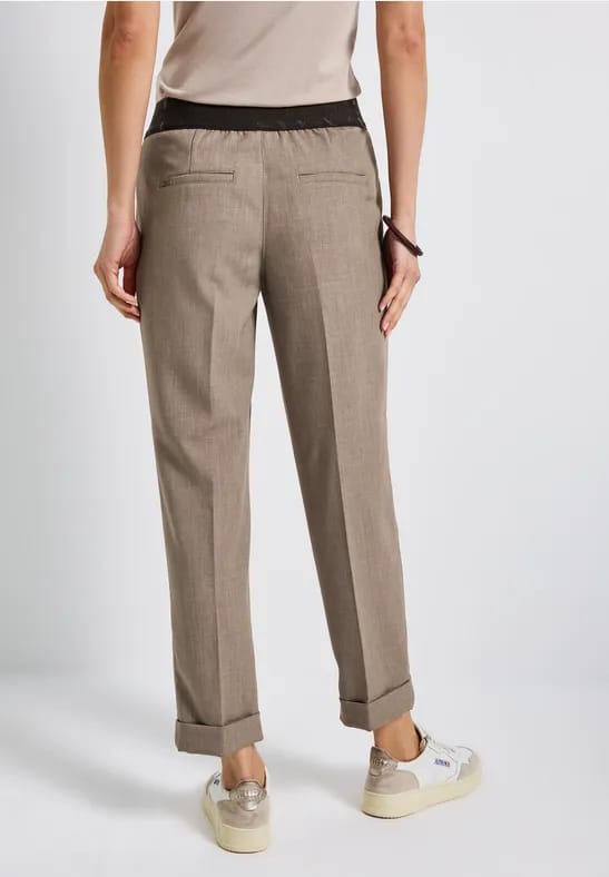 Chino met tailleband