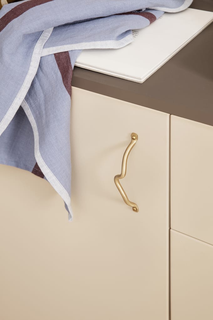 Ferm Living Curvature Handle - brass