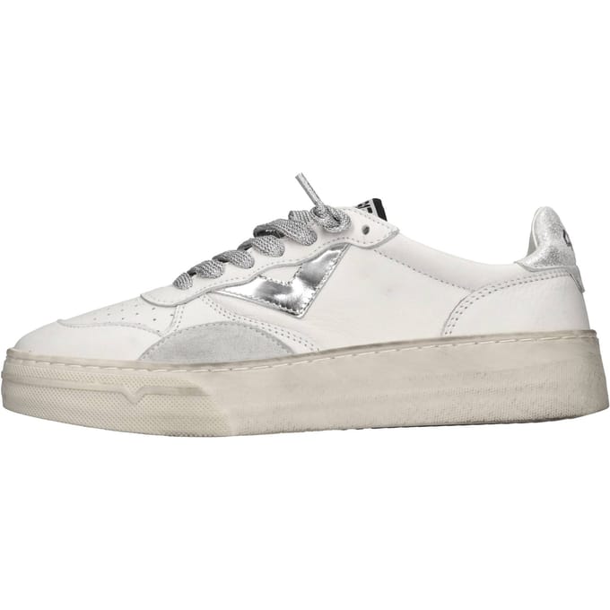 4b12 Witte sneakers