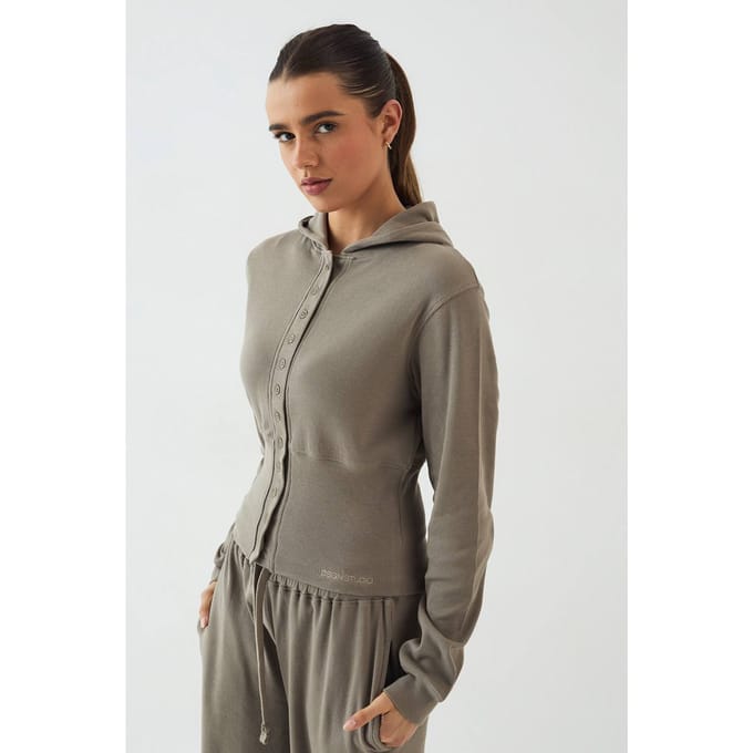 Dames Dsgn Studio Geribbelde Top Met Capuchon, Knoopsluiting En Getailleerde Taille | Washed Khaki | Maat: Medium