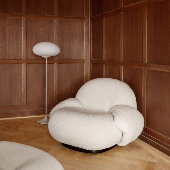 Gubi vloerlamp Stemlite, kiezelgrijs, hoogte 110 cm, dimbaar