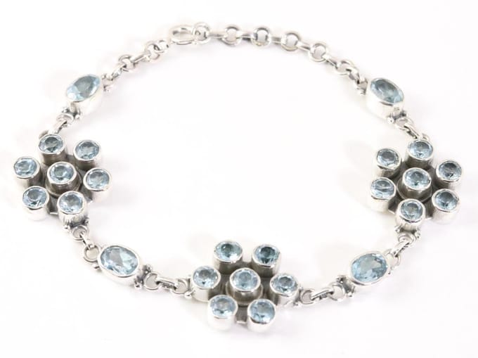 Zilveren armband met blauwe topaas