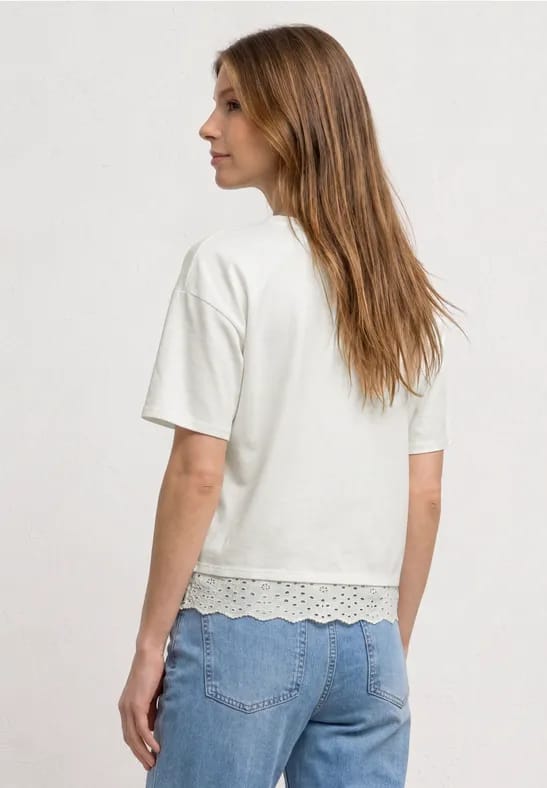 Shirt met ronde hals en kant